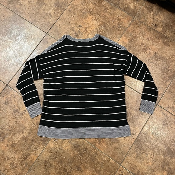 Loft Peekaboo ShoulderTop Size‎ L - Picture 7 of 8